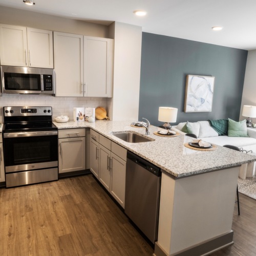 Convenient Eat-In Kitchen